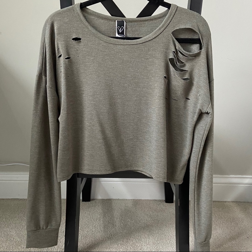 Distressed Sweater - Picture 3 of 4
